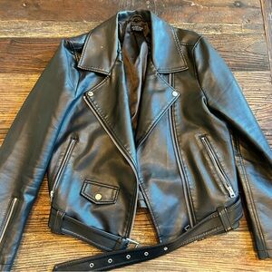 Topshop | Classic Black Faux Leather Jacket w/ Removable Faux Fur Collar 8